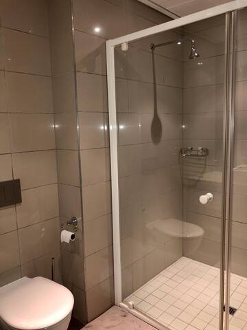 Cape Royale Green Point 2 Bedroom Apartment gallery image 3