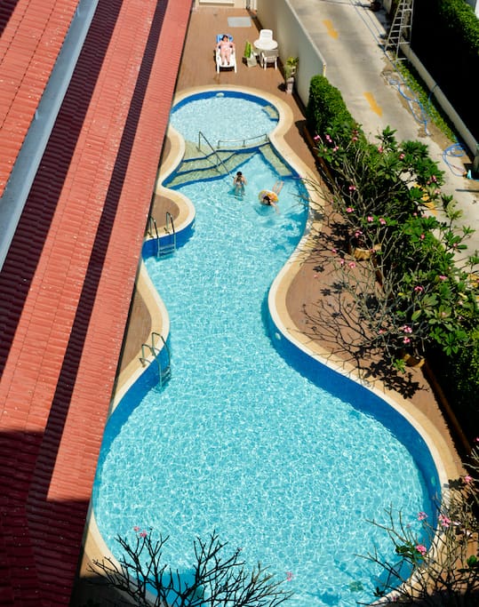 Front pool