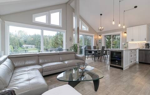 Prestigious 1 Acre of Cottage Lake Living