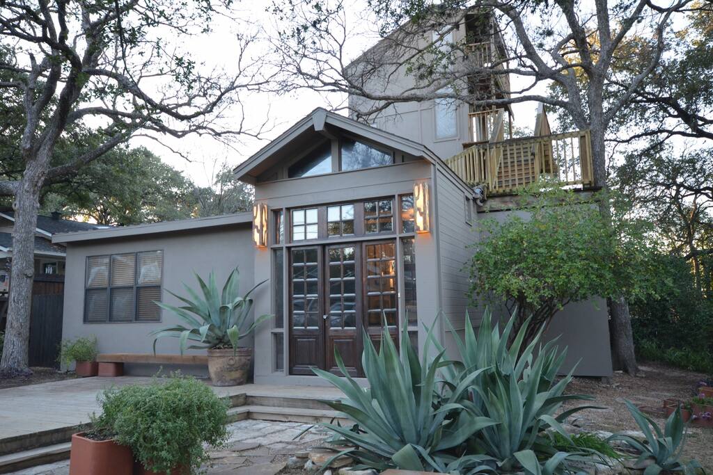 5BR/2.5BA Zilker Deck House! Houses for Rent in Austin, Texas, United