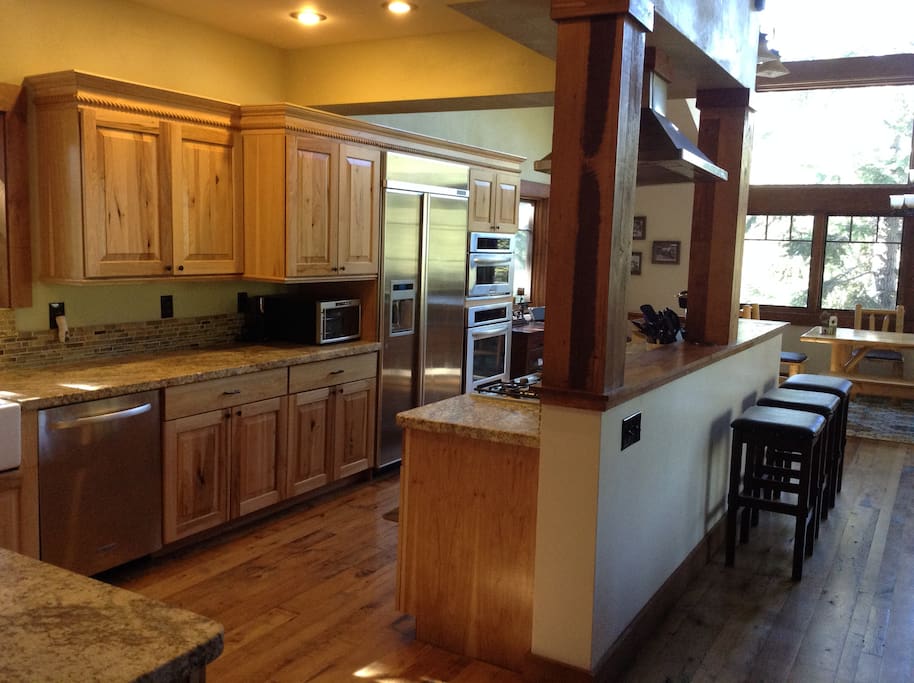 gourmet kitchen
