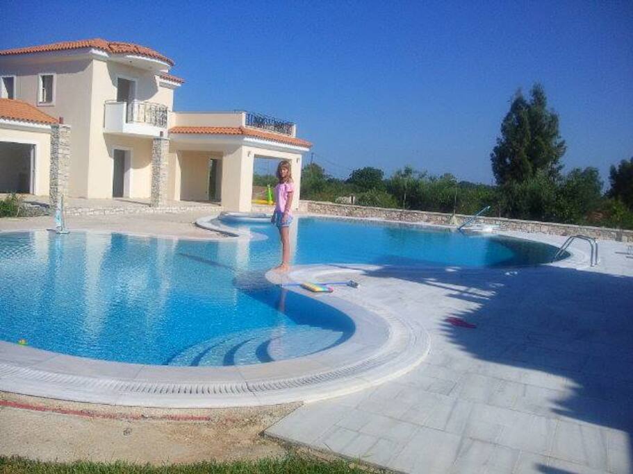 Η πισίνα