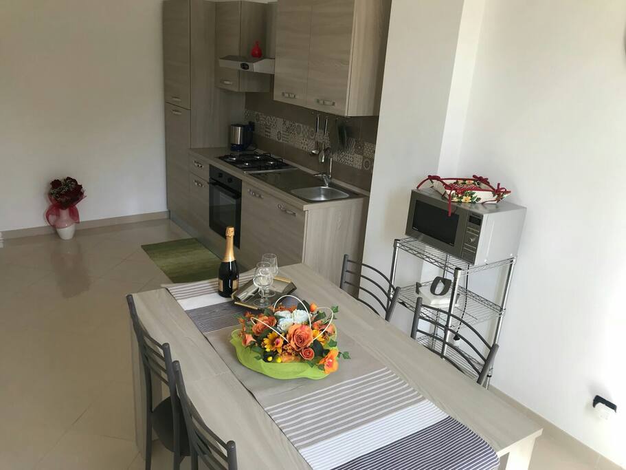cucina (attrezzatissima)