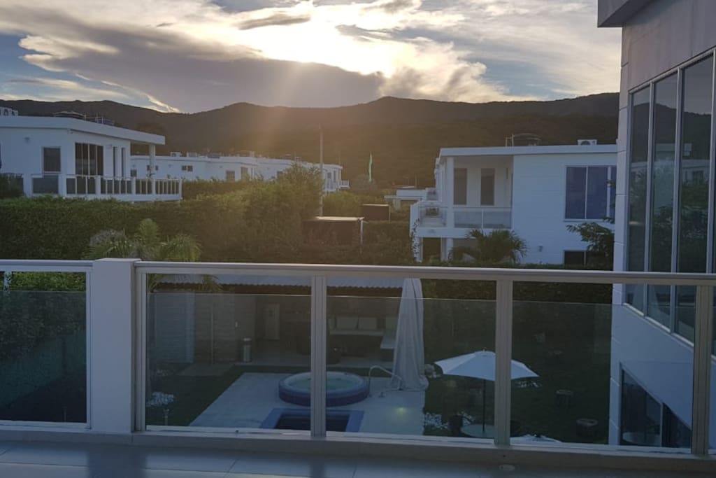 Vista a las montañas