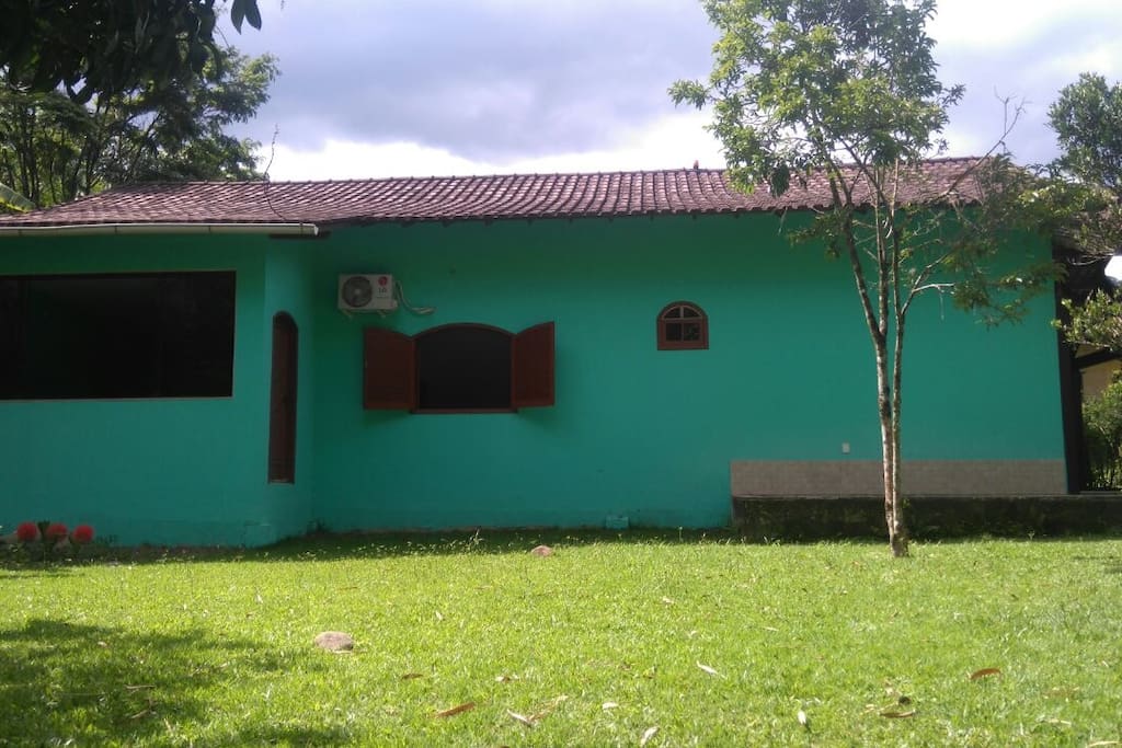Vista traseira da casa (de frente para o rio)