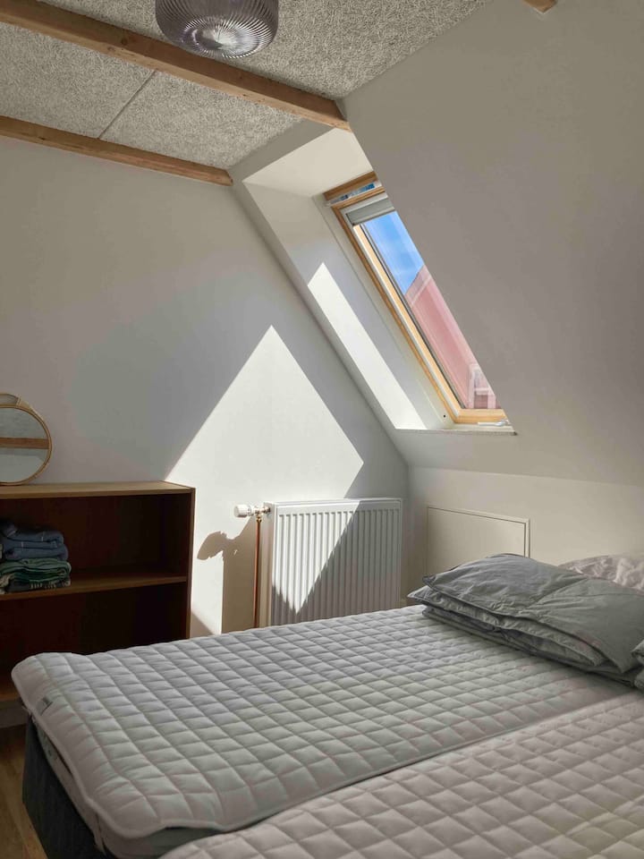 Спалня с двойно легло