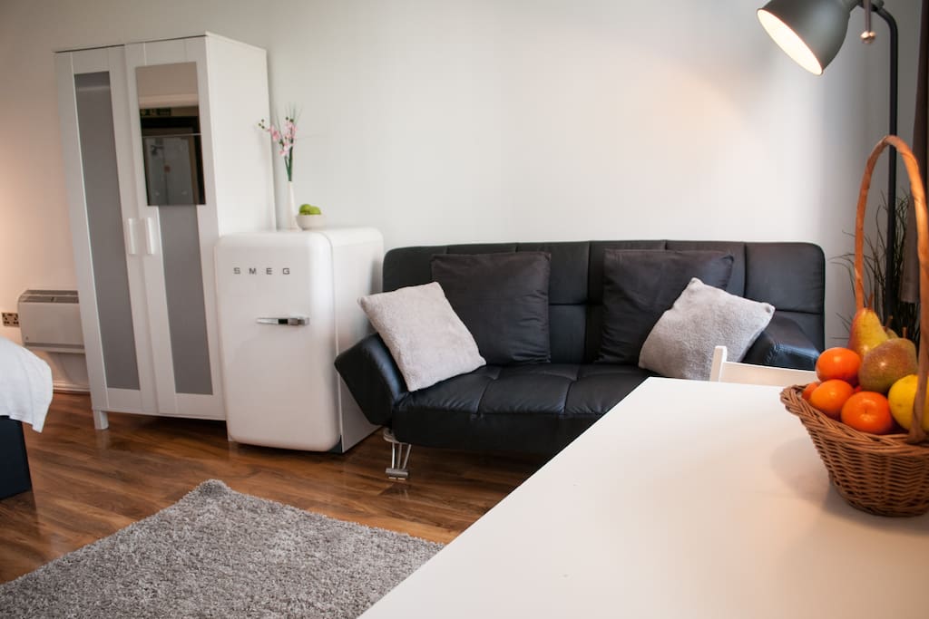 Piccadilly Garden Apartments (Suite 2)