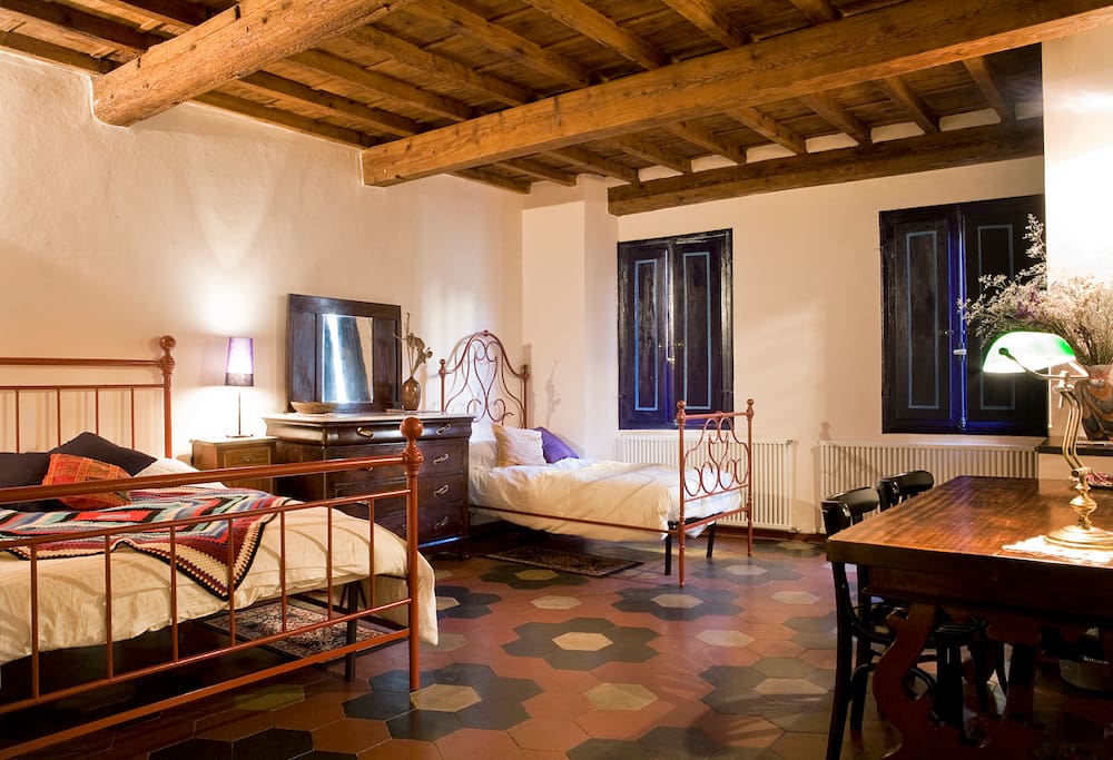 ViaDiMezzo Guest House Apartments for Rent in Florence, Tuscany, Italy