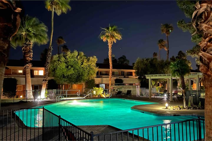 Quiet/cozy King Bed Condo W/ Pool, Free Parking/ac - Palm Springs, CA