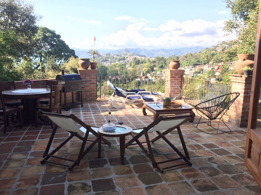 Main terrace with grill and all accommodations