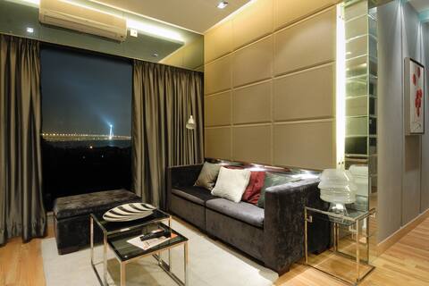 Beautiful 3 bedroom designer Apt