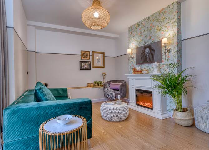 Luxury Penthouse at the tallest Building of Athens gallery image 2