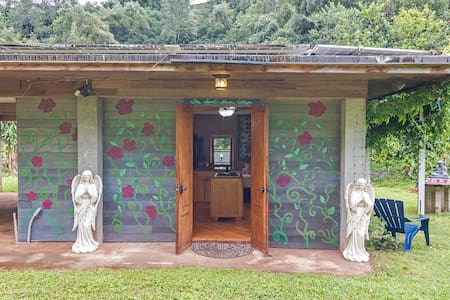 THE SECRET GARDEN
A Cottage in Valhalla Paradise