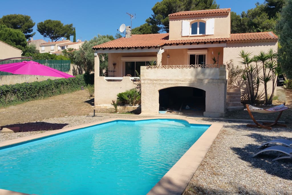 Vue panoramique maison + jardin de 1300m2