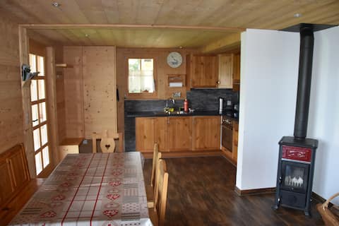 Popular Airbnb listing: Apartment (4 people) – Chalet Les Moukis in Val D'illiez