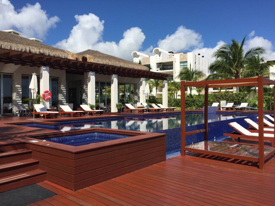 Beach club with snack bar