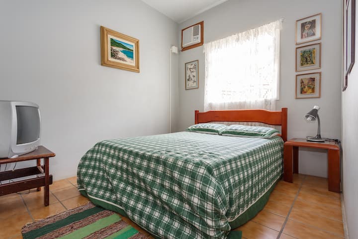 Quarto de casal (רצפה תרמית).