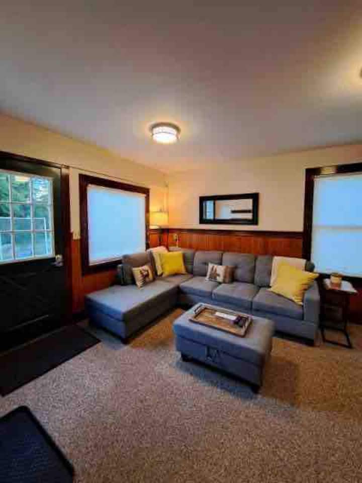Stay Near Mirror Lake,cozy 2-bedroom Cottage. - Lake Placid, NY