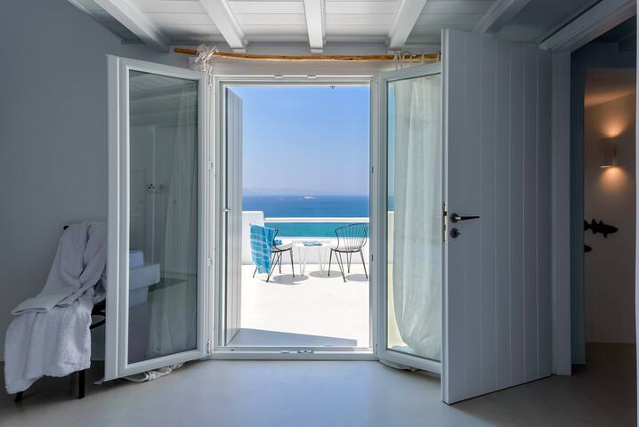 Villa Venti Naxos | Luxury Sea View Villa in Naxos gallery image 2