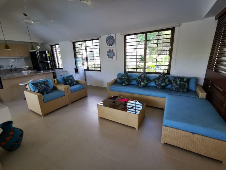 Espectacular  Casa Con Jacuzzi Y Turco Privado - Melgar