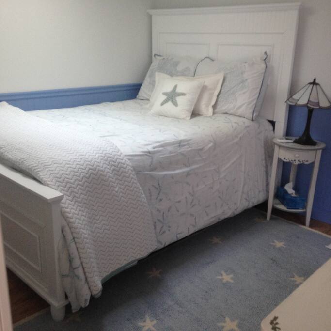 Cute beach-y bedroom