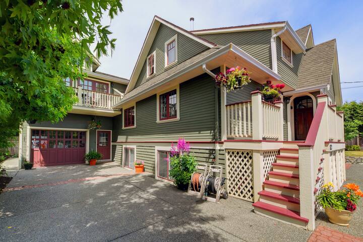 Character Stay across Swan Lake Nature Sanctuary gallery image 5