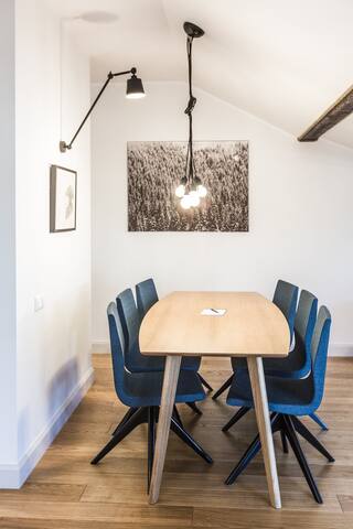 LUXURY PENTHOUSE APARTMENT WITH TERRACES & VIEWS gallery image 4