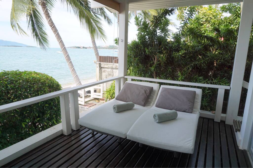 balcony right on the sand