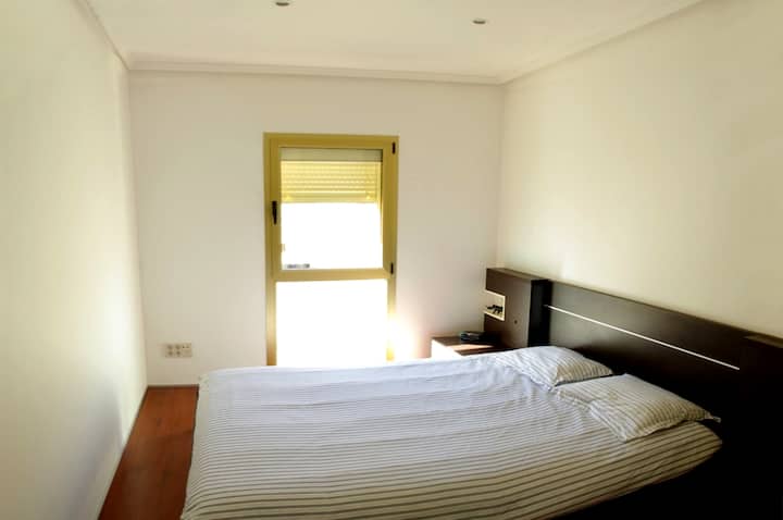 Hlavná spálňa s manželskou posteľou