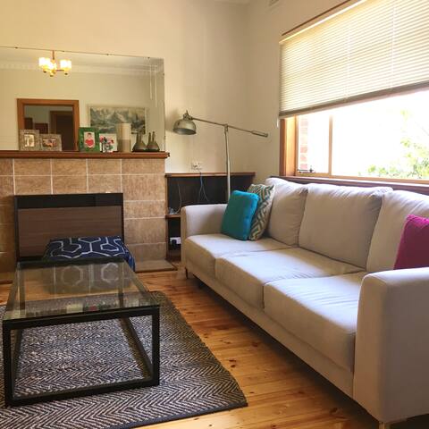 Huge, Beautiful, Retro 50s family home gallery image 5