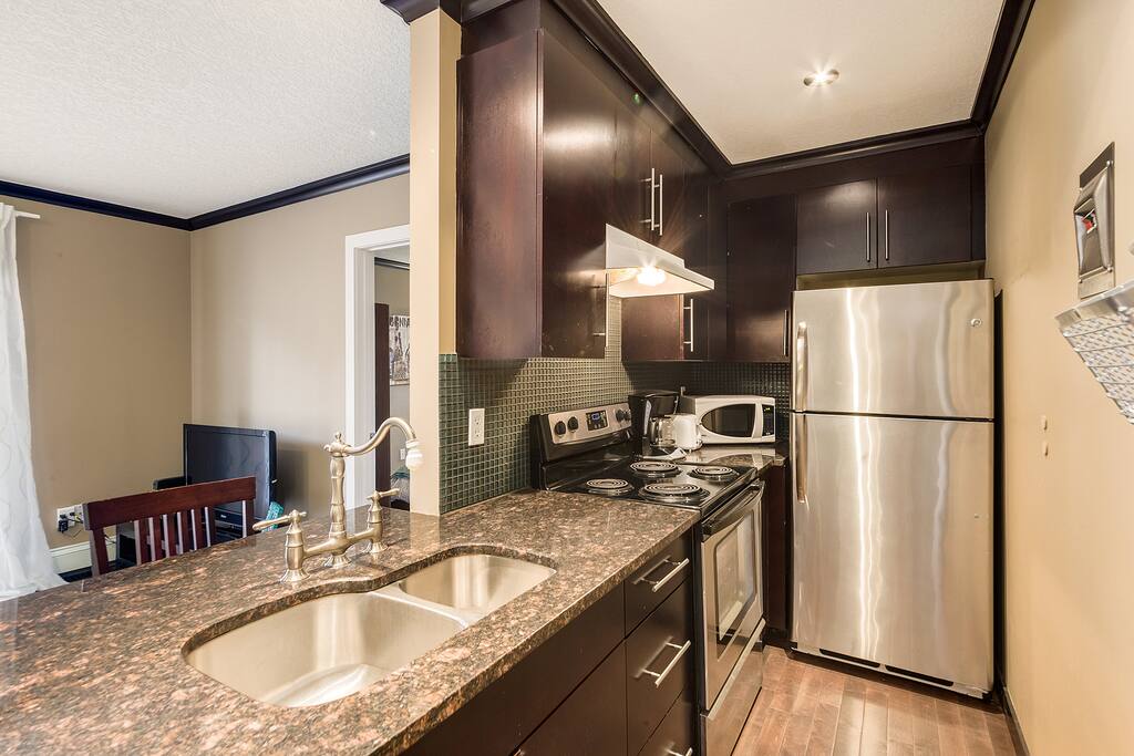 All the basics from home to ensure a comfortable downtown stay.