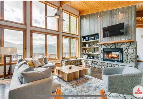 Lake Life  Mountain & Lake Views, Hot Tub, & Dock