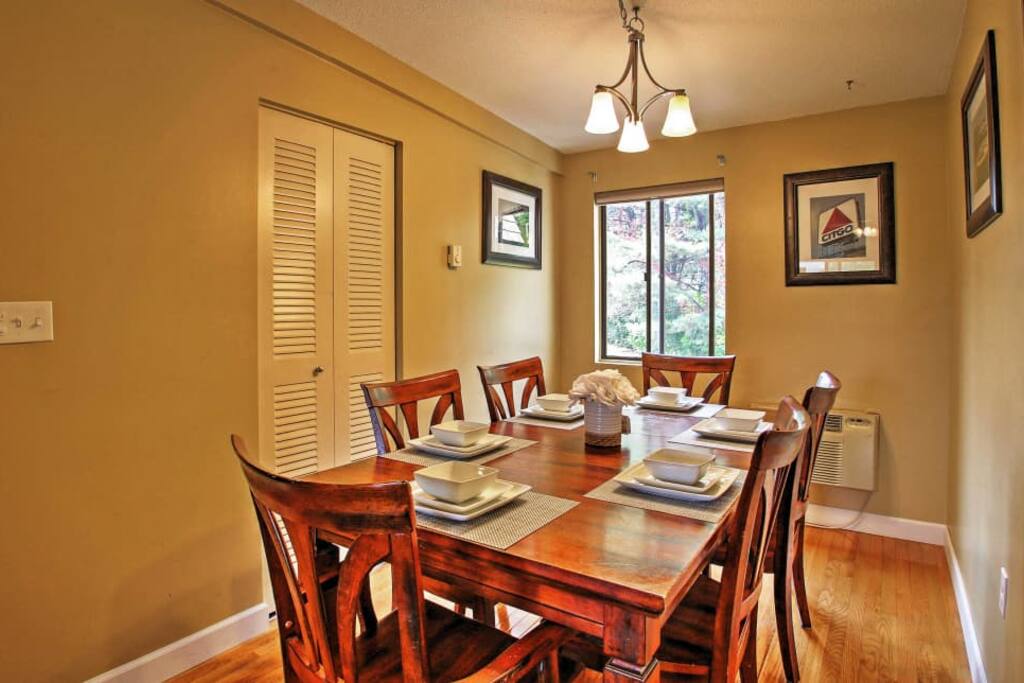 Dining area seats 6 comfortably.