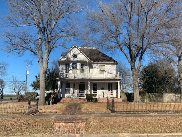 Airbnb Indianola Holiday Rentals Places To Stay