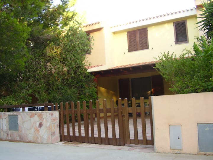 PORTO PINO HOLIDAY HOME "GIOVANNA"