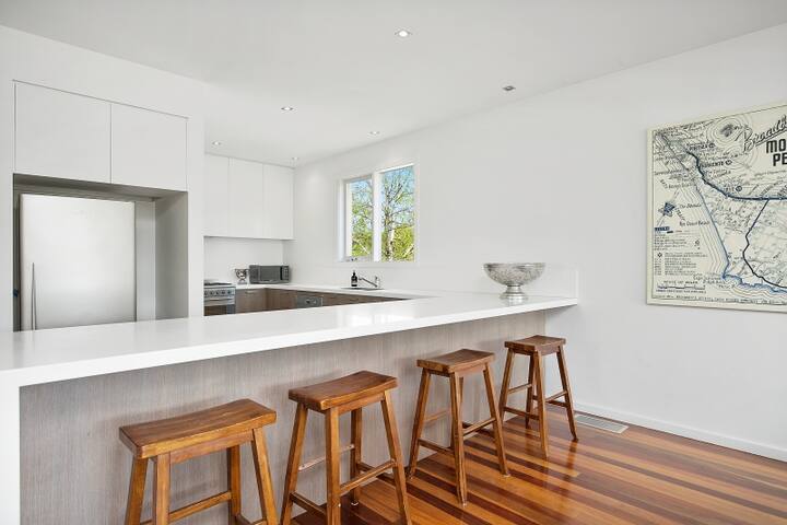 SENSATIONAL SORRENTO..entertainers paradise gallery image 3