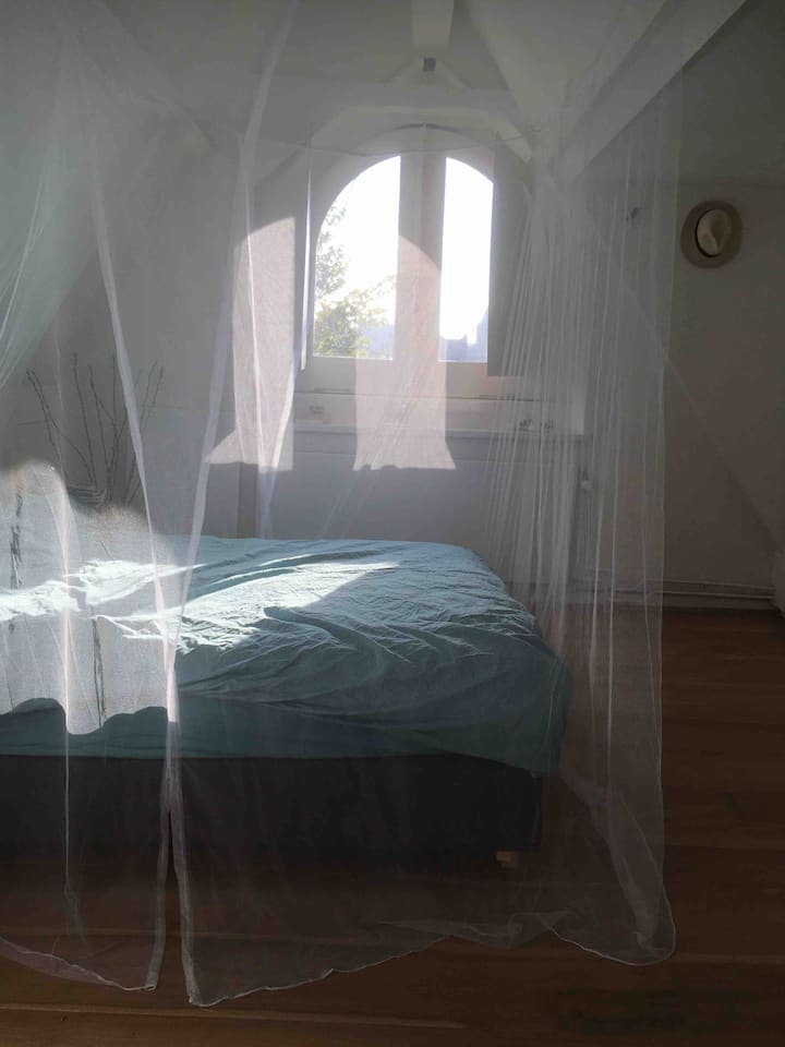 Dormitorio 1 con cama tamaño king