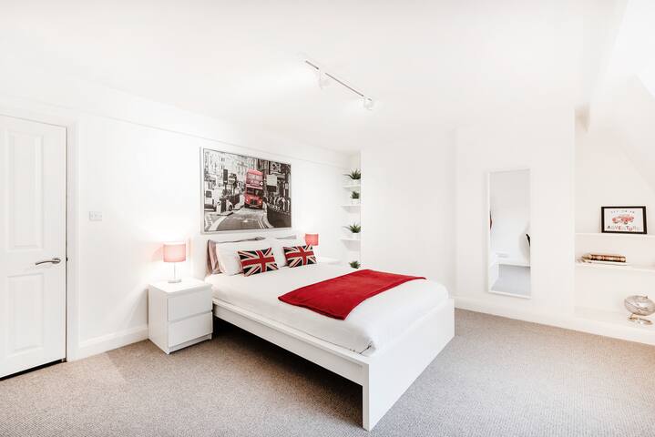 Central London Large Double room/Soho