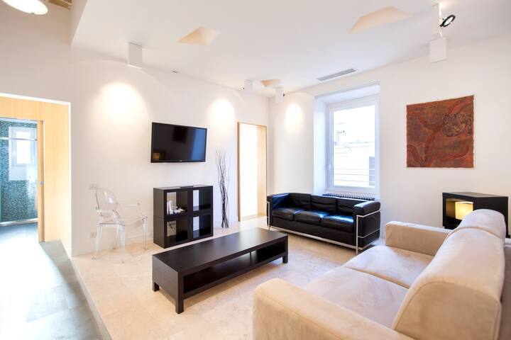 ROMA CENTRO A 50 METRI DAL COLOSSEO gallery image 2