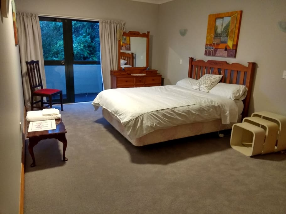 Queen Bedroom