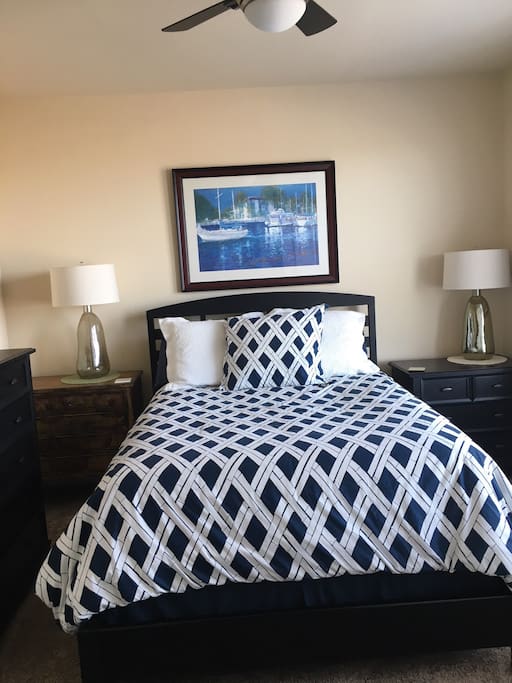 Queen bed with quality linens and en suite bathroom