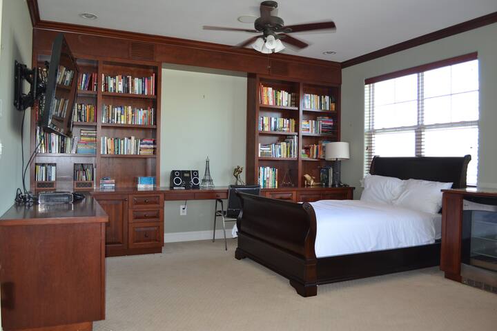 Relaxing Ocean Front Beach Home in Arverne! gallery image 4