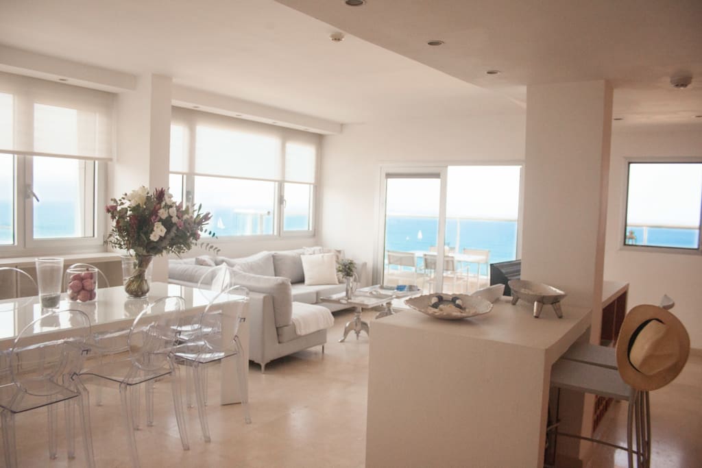 TEL AVIV BEACH FRONT HIGHEND CHIC APARTMENT WITH PANORAMIC BLUE VIEWS