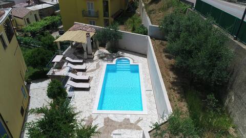 Studio Loft with Pool