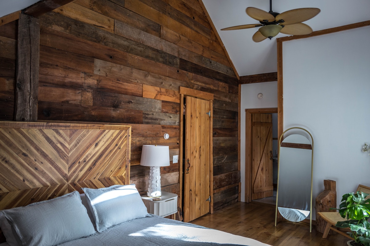 Main bedroom with private bathroom