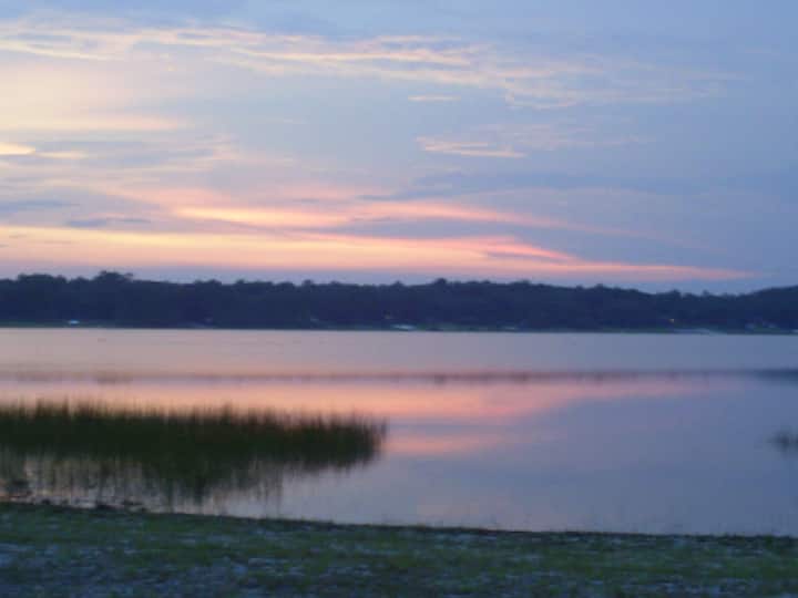 SWAN LAKE/WHITE SAND BOTTOM LAKE SPORTS/CYCLING Cabins for Rent in Melrose, Florida, United