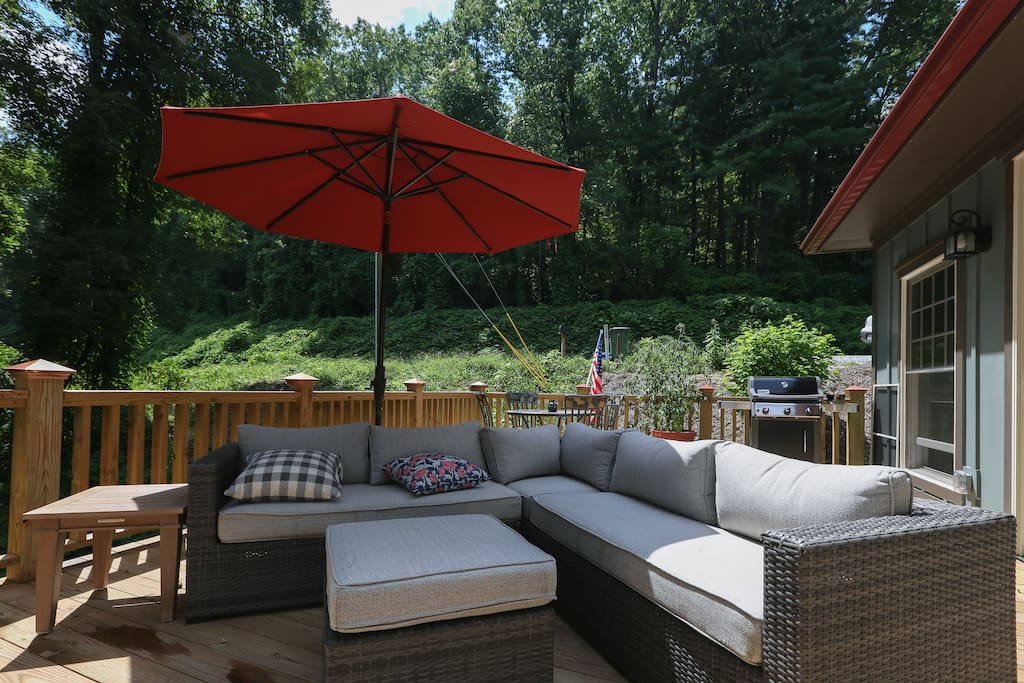 Large upper deck off of the main living area