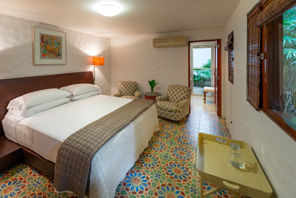 Exclusive Ocean Front with Pool for 16 guest. — 8 bedroom vacation rental in San Juan del Sur