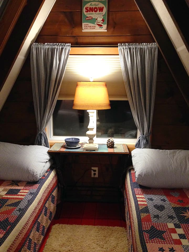 2 единични легла могат да бъдат намерени във втората уютна спалня. 