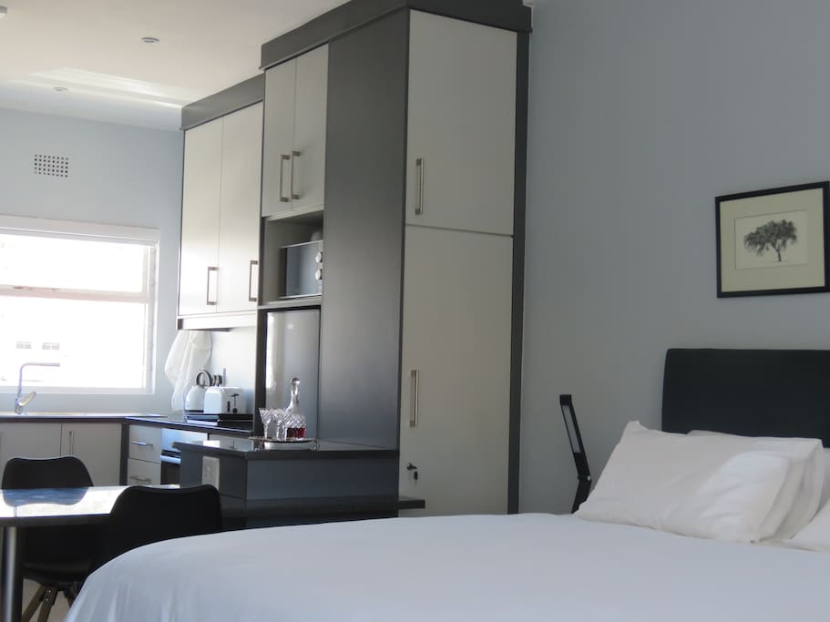 Bed and Kitchen